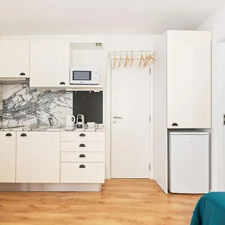 Bright & Modern Studio Near Santa Maria De Belem * Lisbon