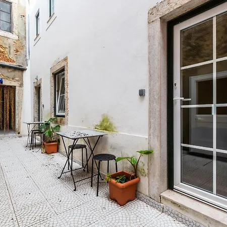 Bright & Modern Studio Near Santa Maria De Belem Apartment